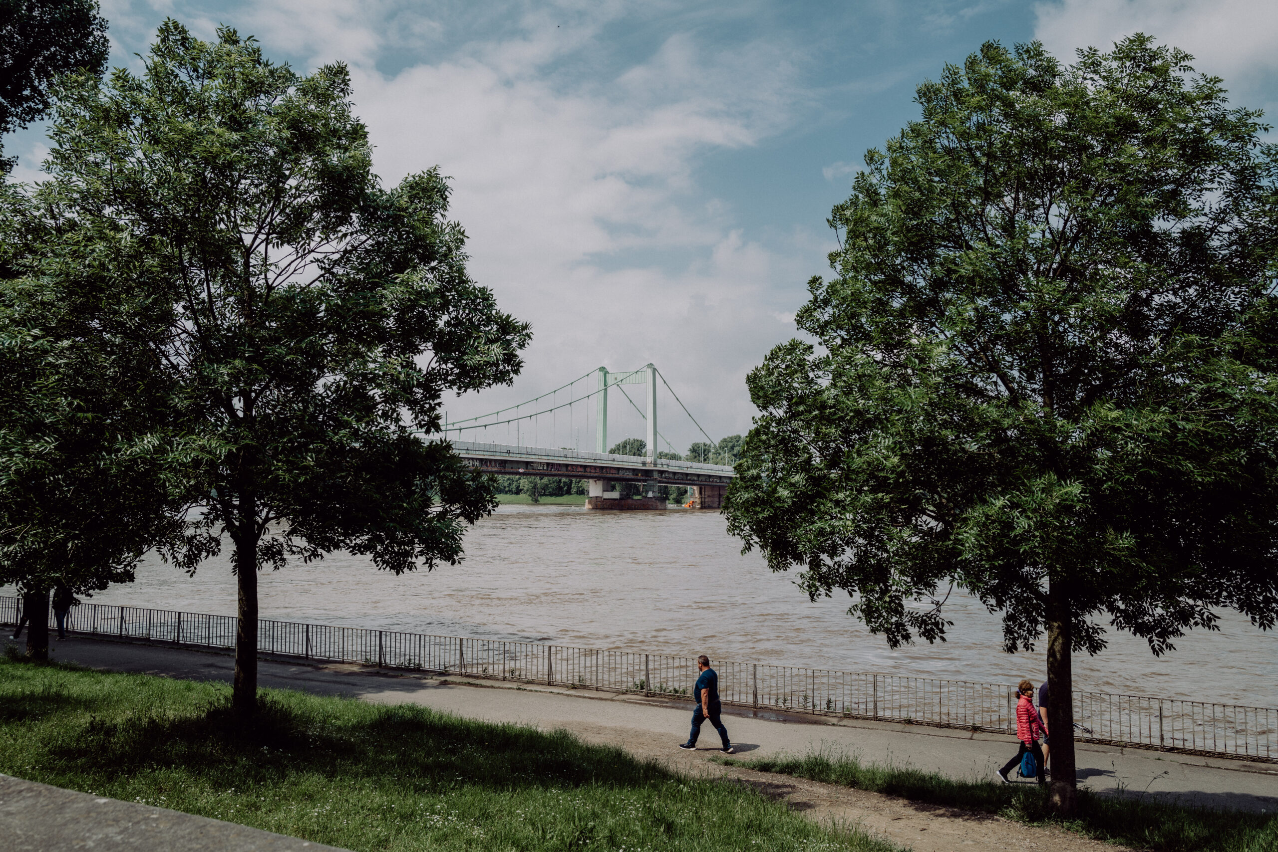 „Bunte Brücke“ – die Mülheimer Brücke für die Eko Fresh x Brings Single