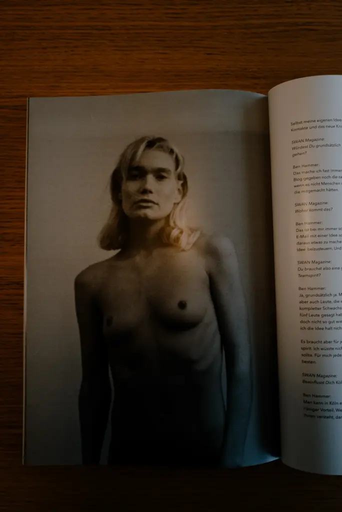 Feature im SWAN MAGAZIN Ausgabe 25 über meine Schwarz-Weiss-Fotografie 2 Ben Hammer Fotograf Köln